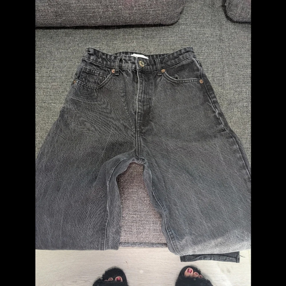 Zara Black Denim Jeans With Frayed Bottom - Picture 2 of 6